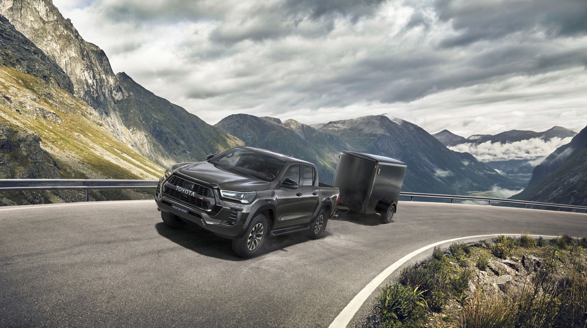 Toyota presenterar toppversion av Hilux