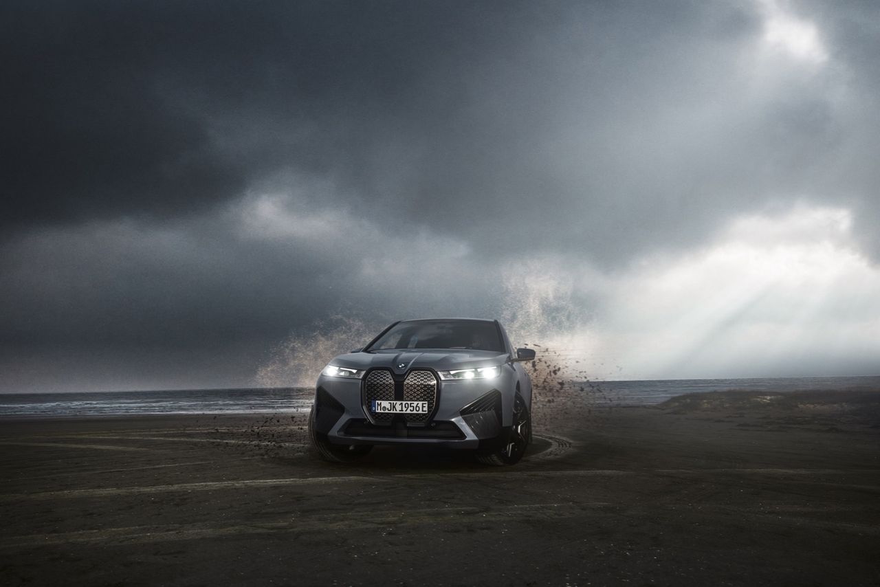 BMW rullar ut iX M60