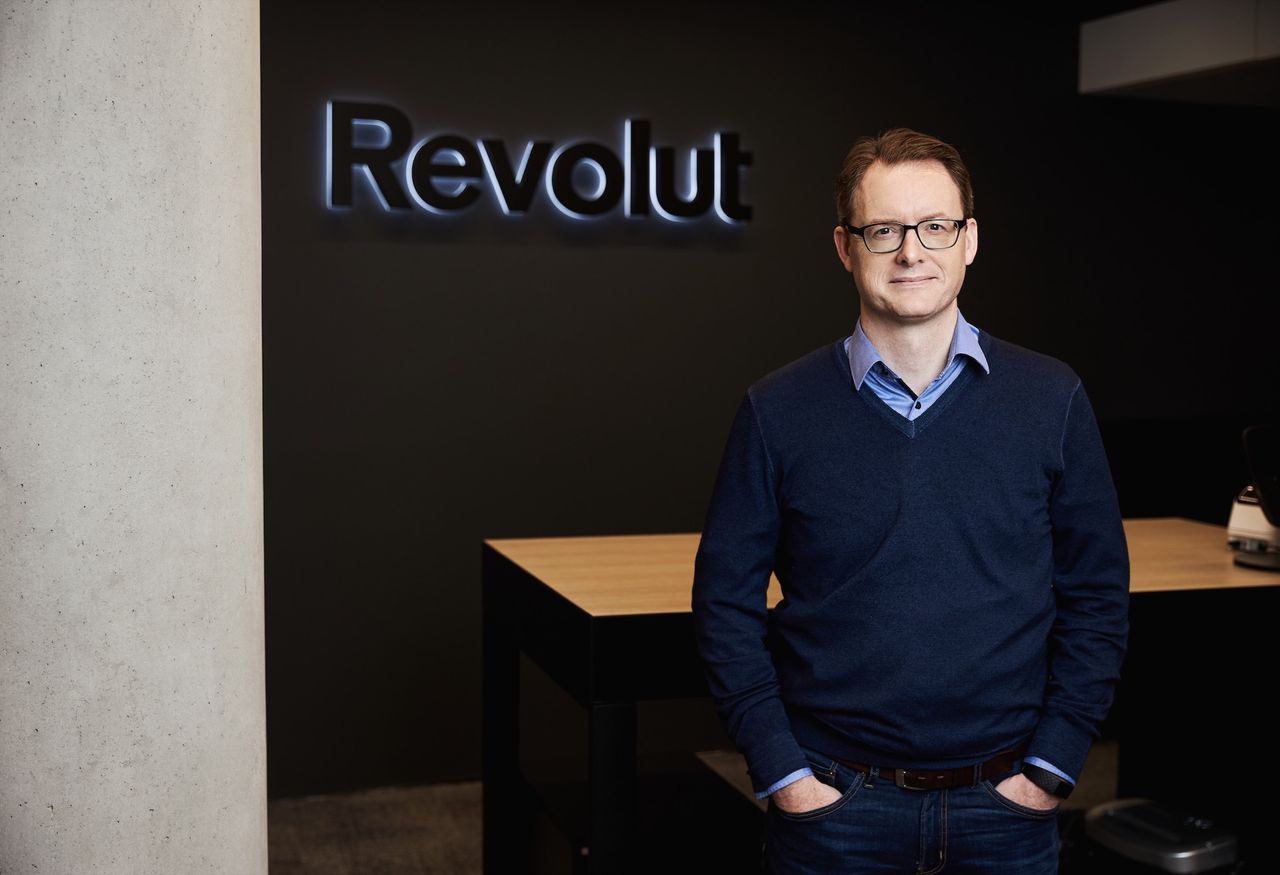 Revolut lanserar bank i Sverige