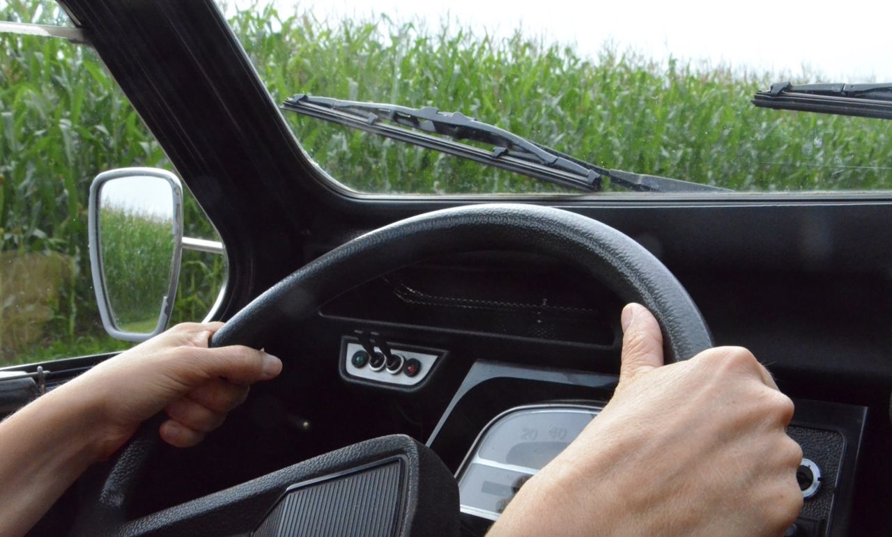 83-åring körde bil utan körkort i över 70 år