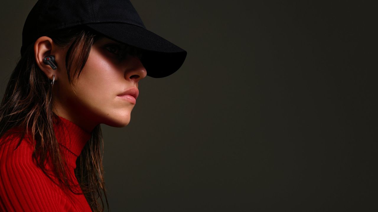 Nothing ear 1-användare kan nu prata med röstassistenter