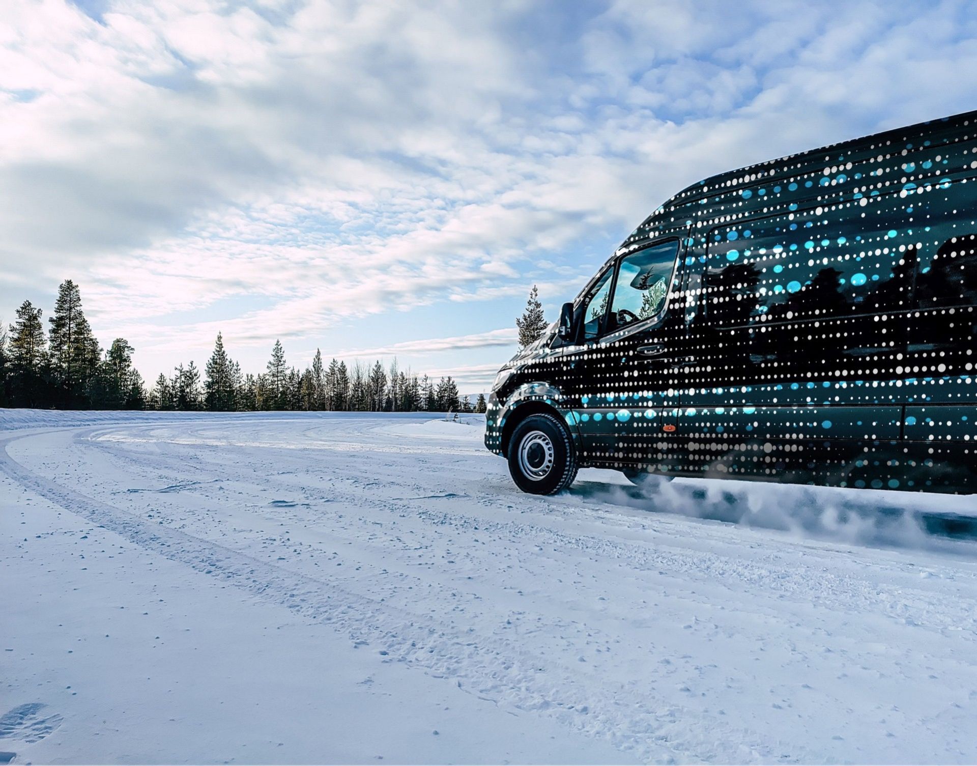 Nya eldrivna Mercedes Sprinter får dubbelt så lång räckvidd