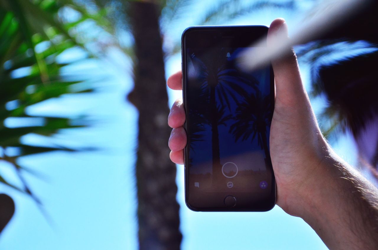 Snapchat börjar testa reklam i stories