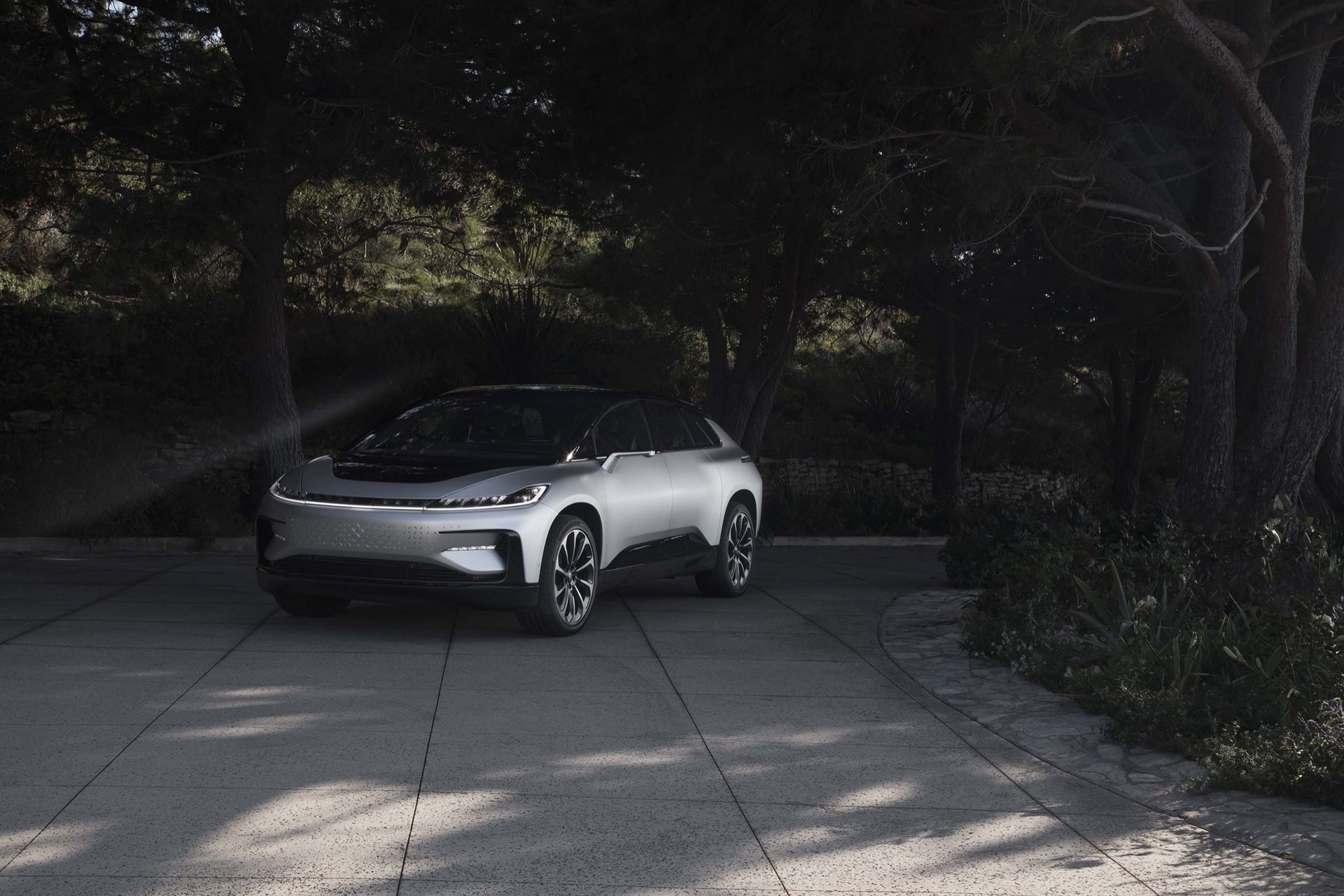 Faraday Future FF 91 i produktionsutförande presenteras snart