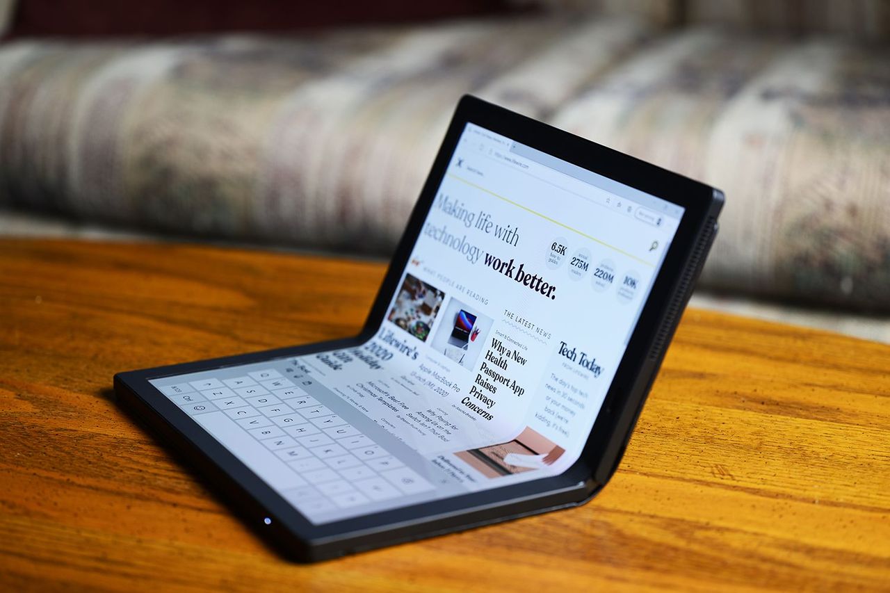 Apple ryktas utveckla MacBook med vikbar skärm