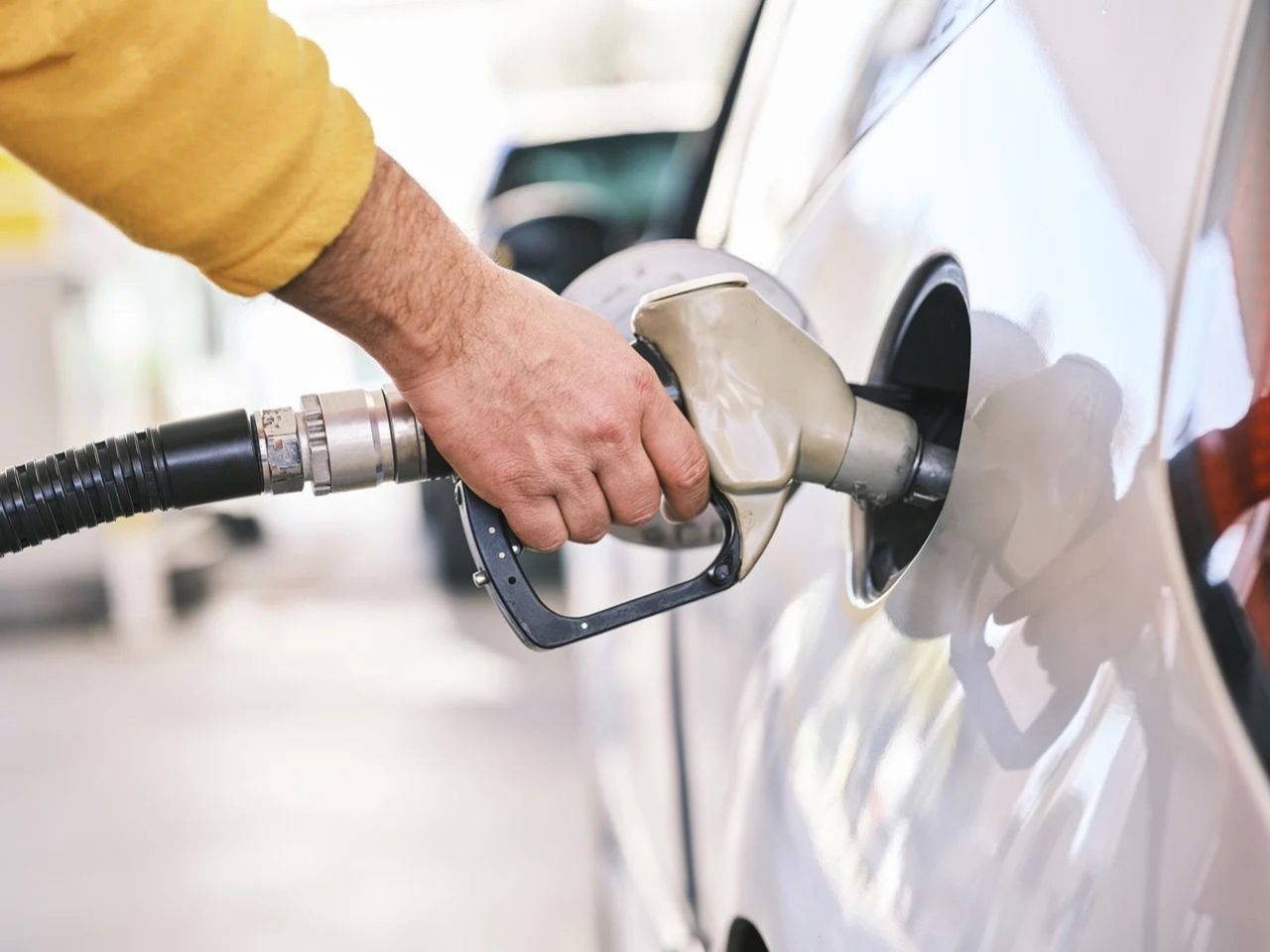 nu-kostar-en-liter-diesel-24-37-kronor-och-en-liter-bensin-kostar-20