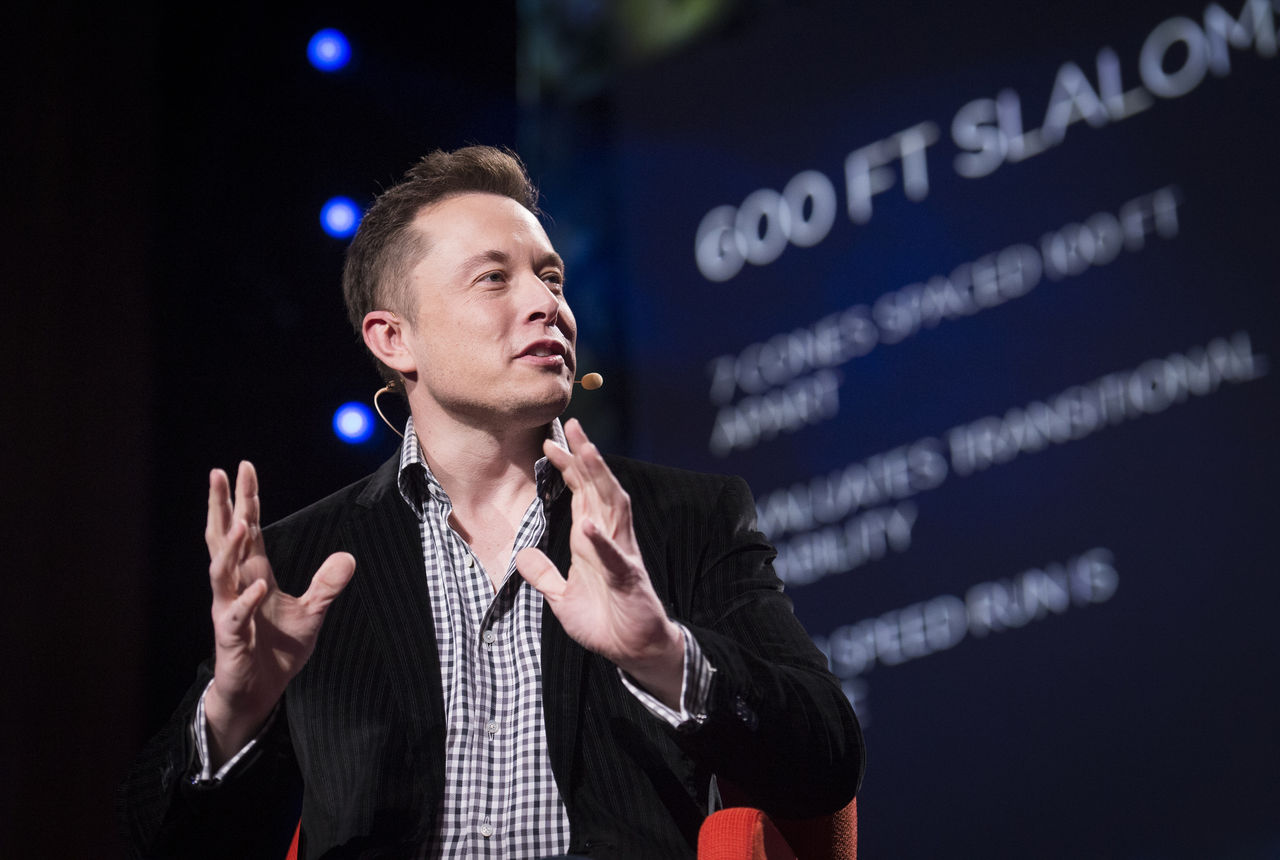Elon Musk överväger att starta egen social medieplattform