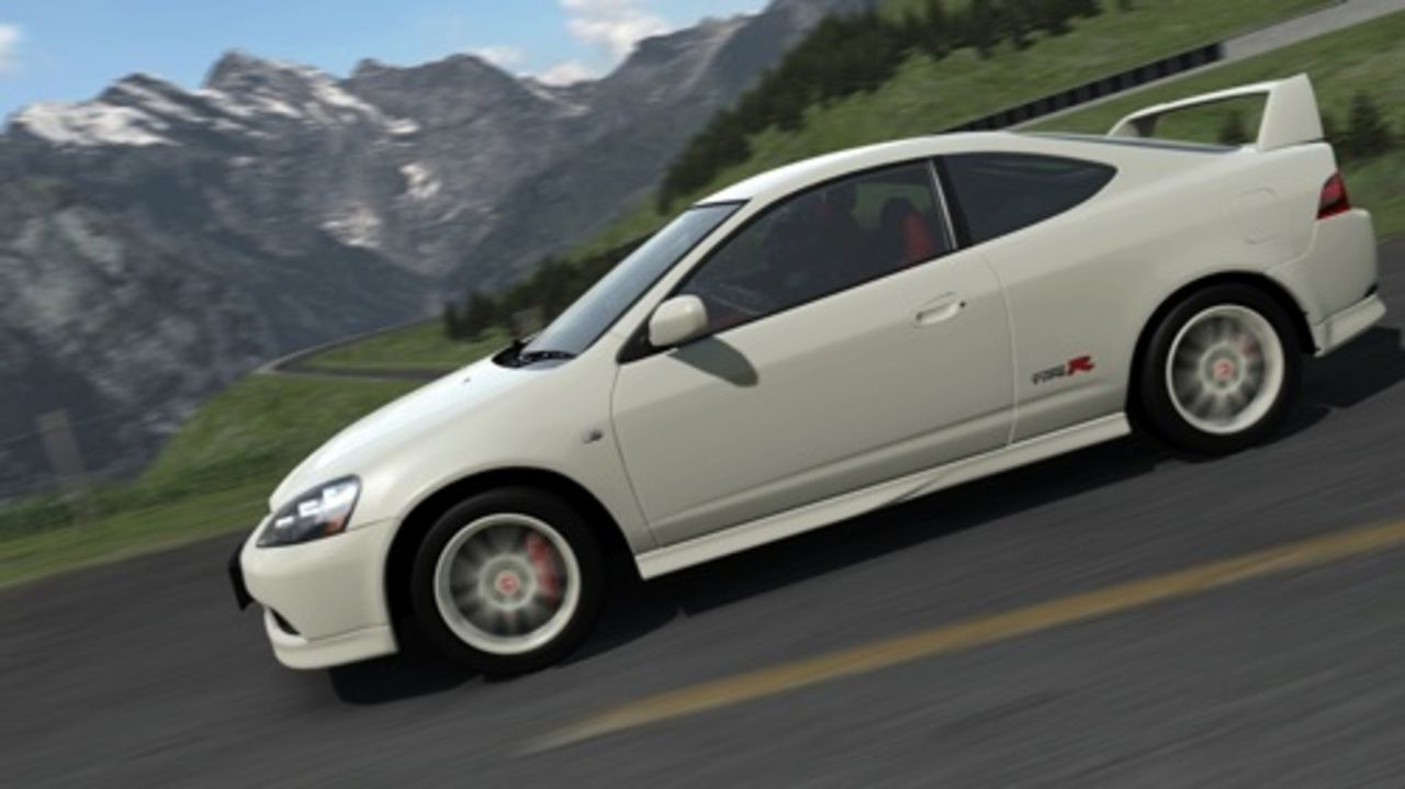 GT5 ungefär ett år bort