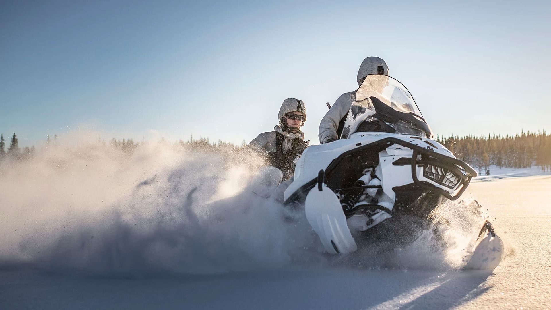Försvaret köper fler snöskotrar