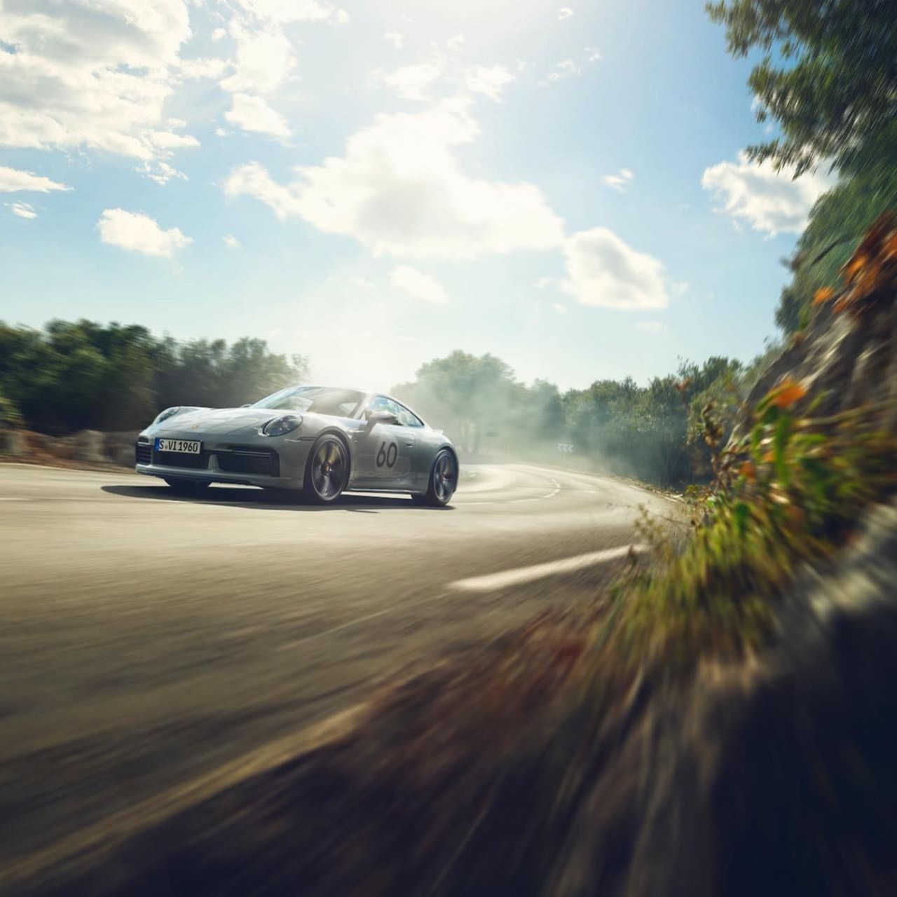 Porsche 992 Sport Classic läcker ut