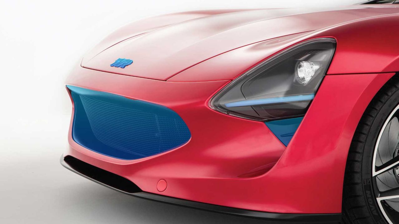 Helt eldriven TVR Griffith på väg