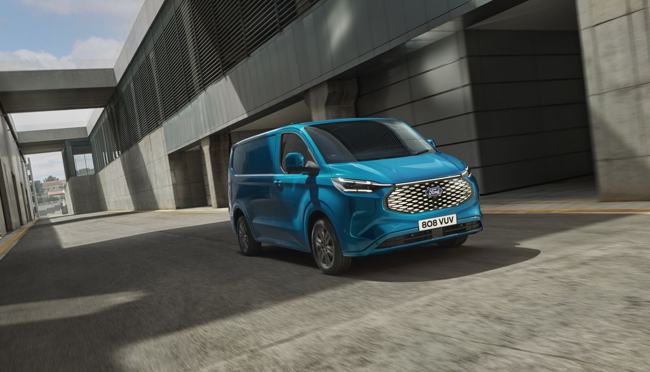Ford rullar ut E-Transit Custom