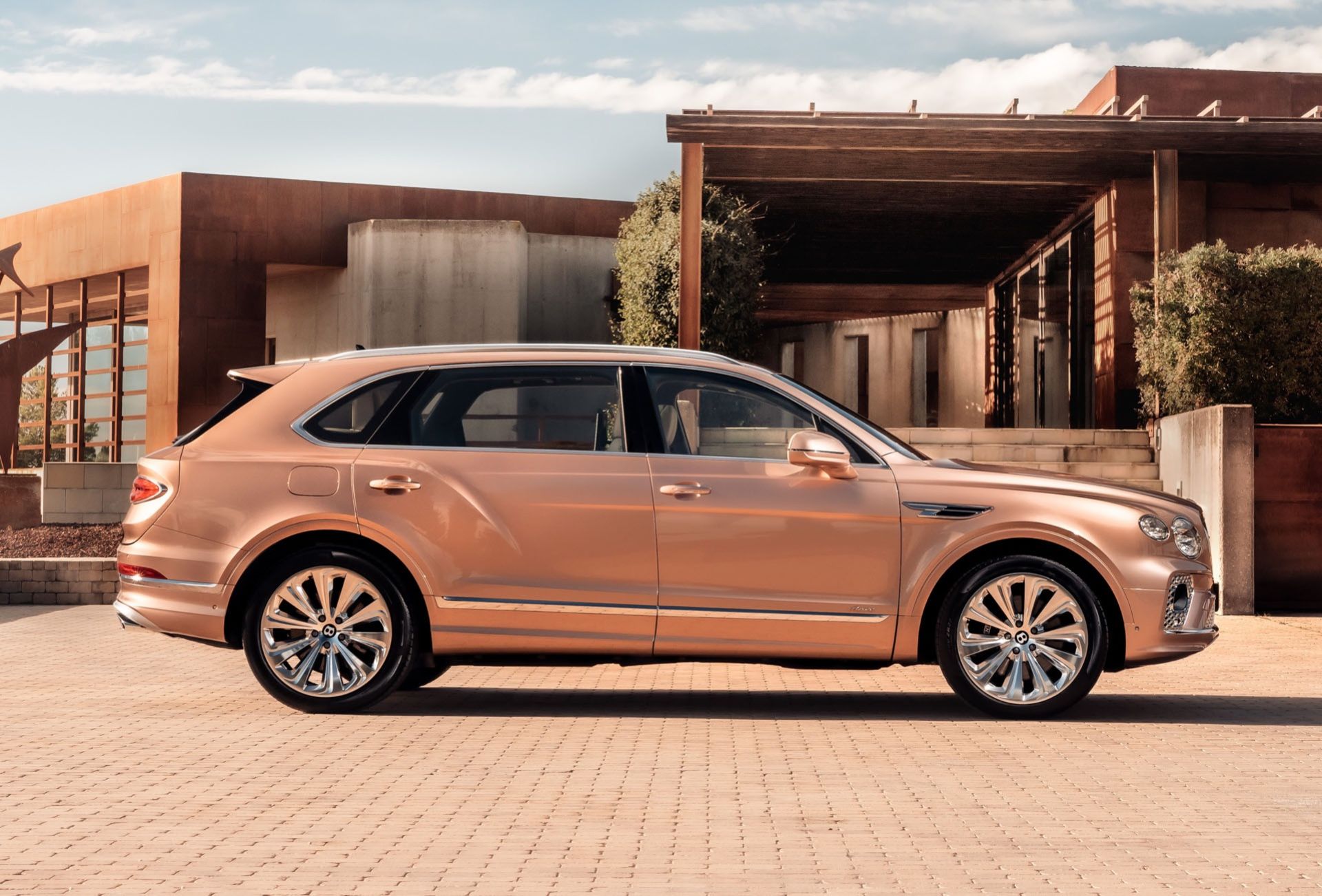 Bentley Bentayga med lång hjulbas är här