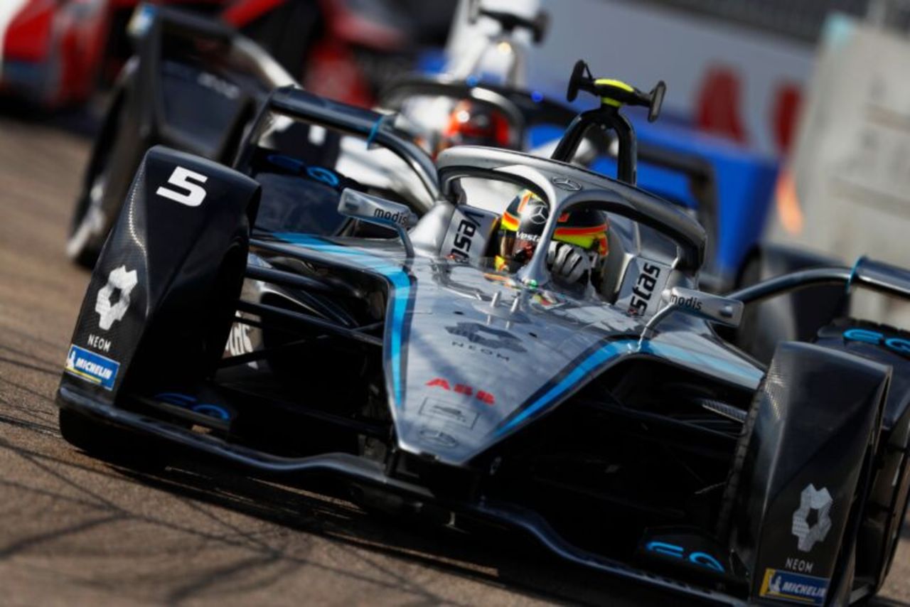 McLaren ska delta i Formula E nästa år