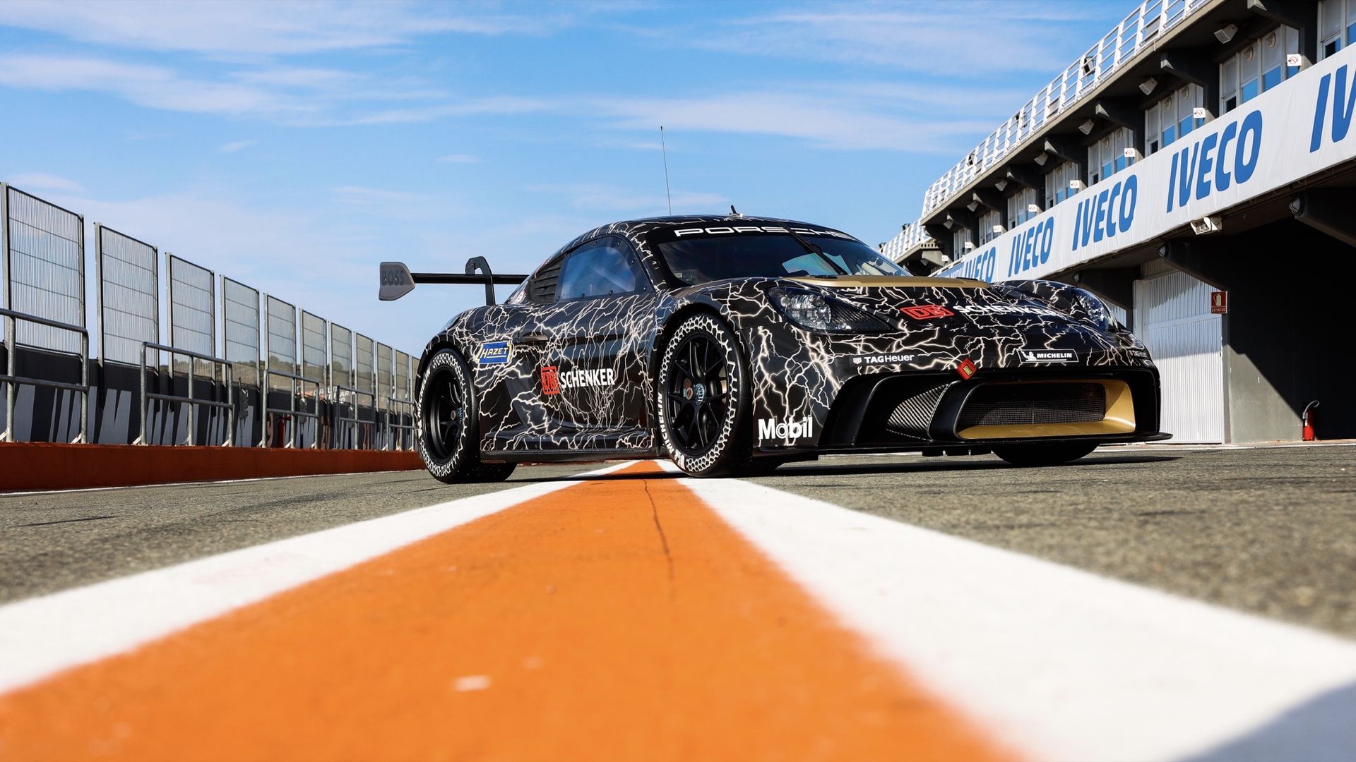 Porsche visar eldrivna 718 Cayman GT4 ePerformance