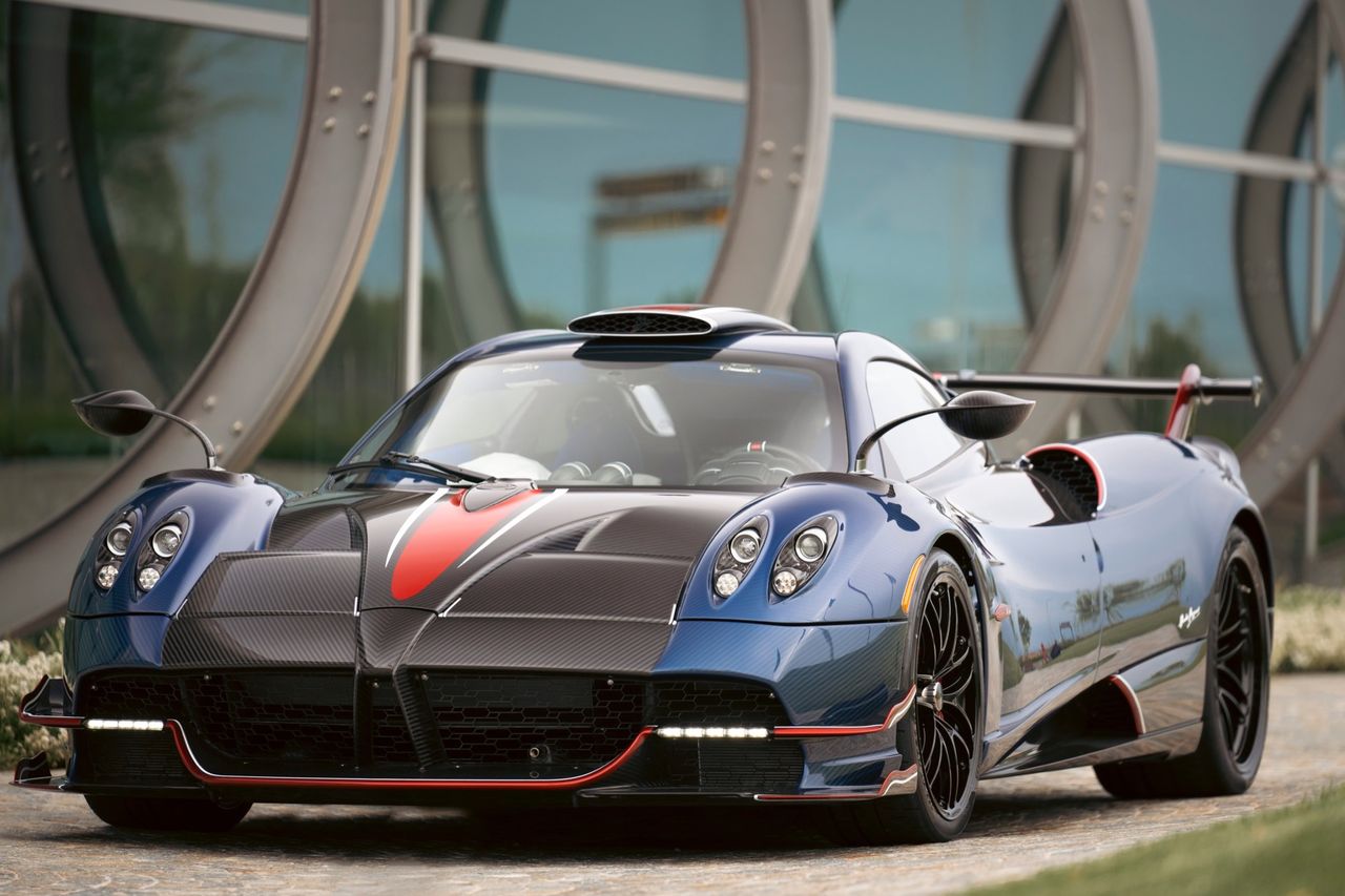Pagani presenterar ny version av Huayra