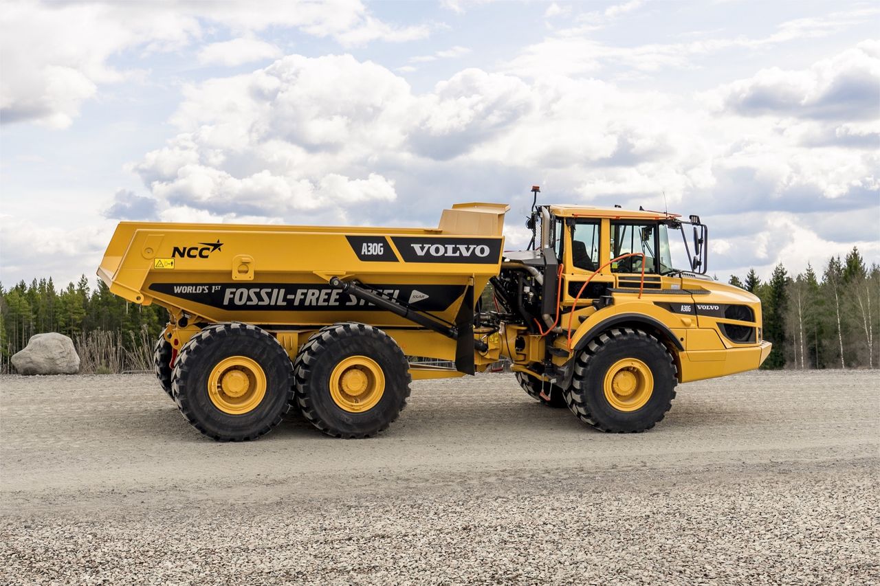 Första anläggningsmaskinen med fossilfritt stål är levererad