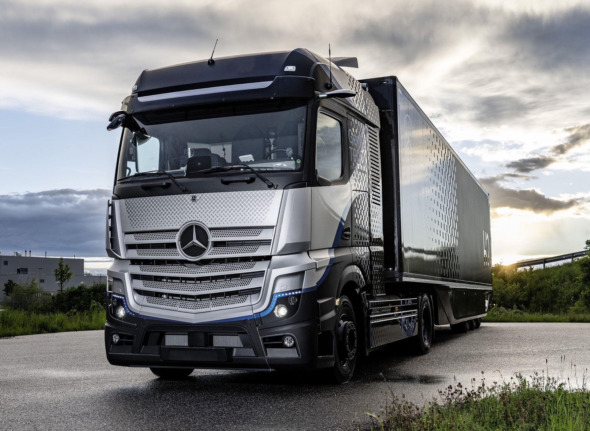 Eldriven trailerdragare med 50 mils räckvidd