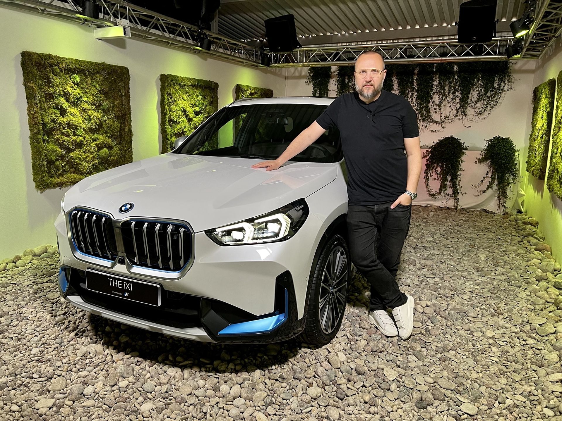 Vi har kollat in helt nya BMW iX1!