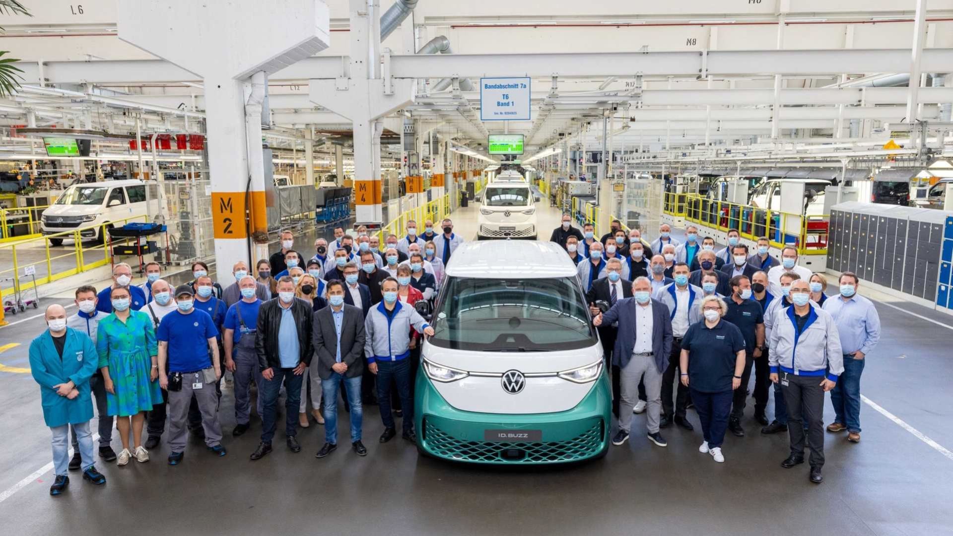 Nu drar tillverkningen av Volkswagen ID. Buzz igång