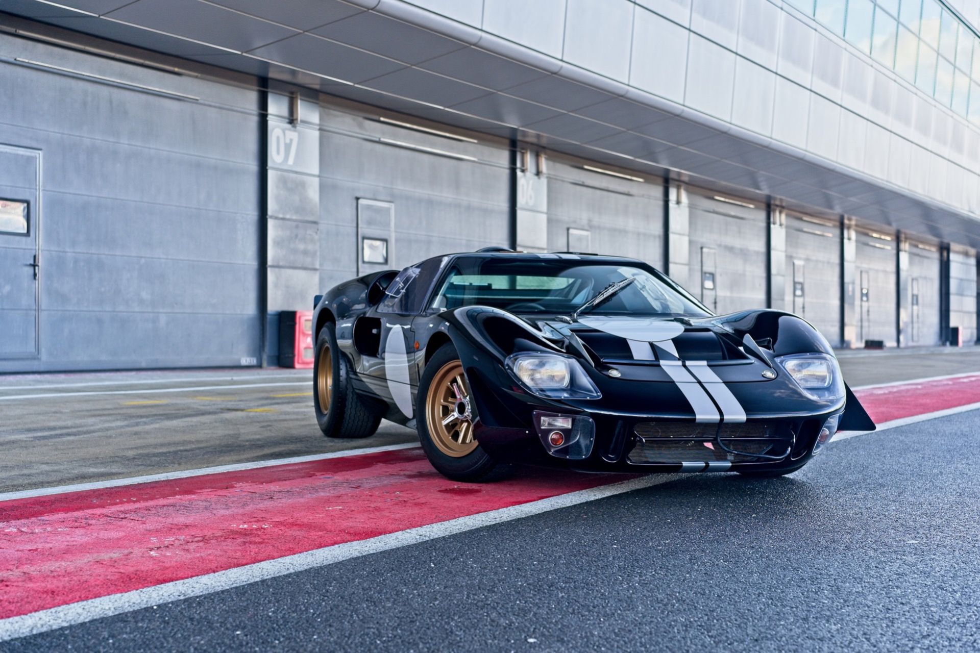 Everrati säljer en eldriven Ford GT40-kopia 