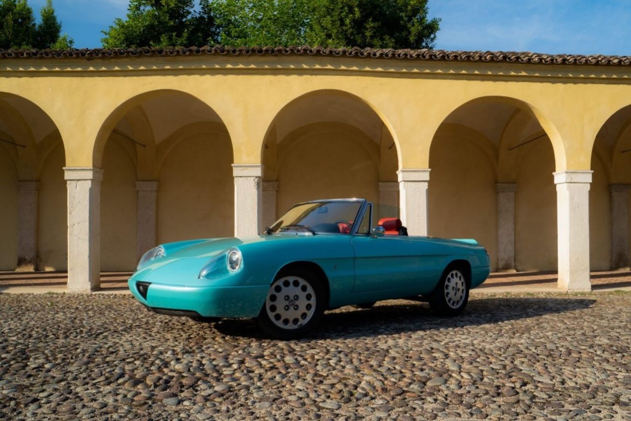 Restomoddad Alfa Romeo Spider Duetto