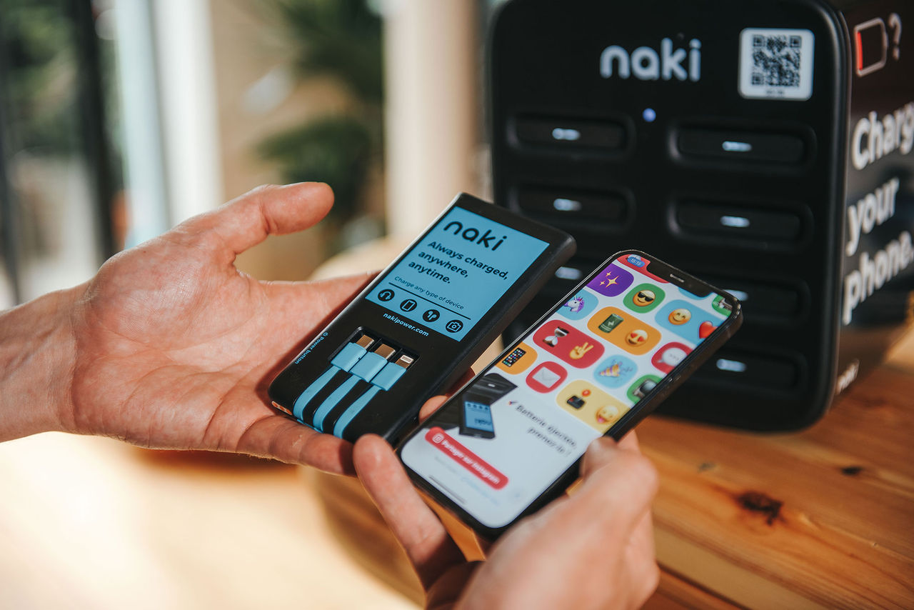 Tre bjuder sina kunder på sex timmars laddning