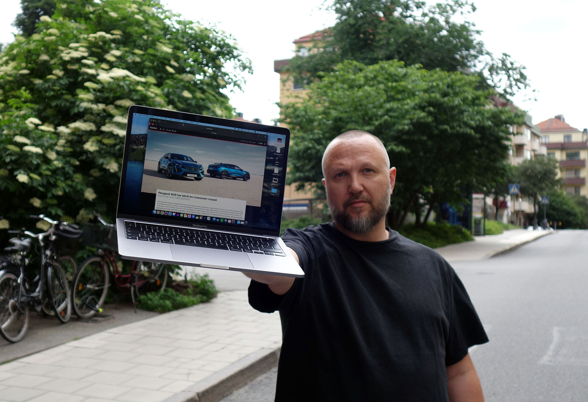 MacBook Pro 13 med M2 är kärlek för touchbar-fanboys