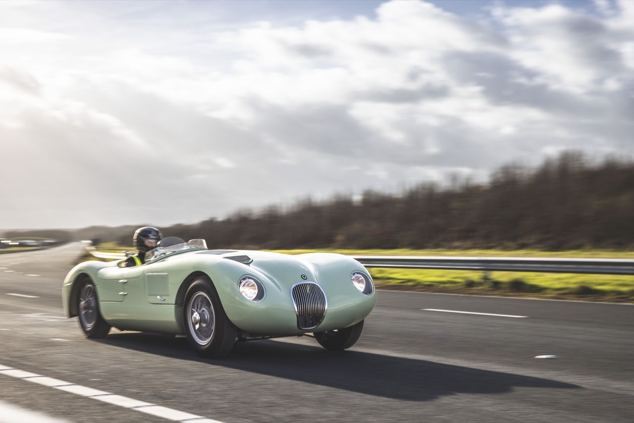 Jaguar levererar en helt nybyggd C-Type