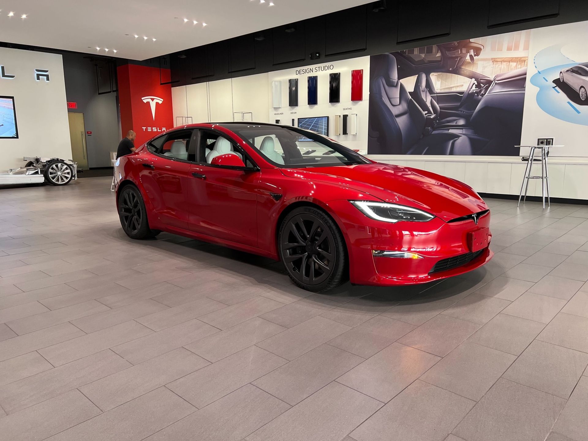Tesla Model S och Model X Plaid kommer till Europa