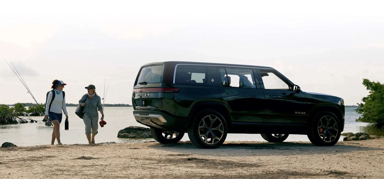 Nästa år släpps Rivians rally-inspirerade SUV