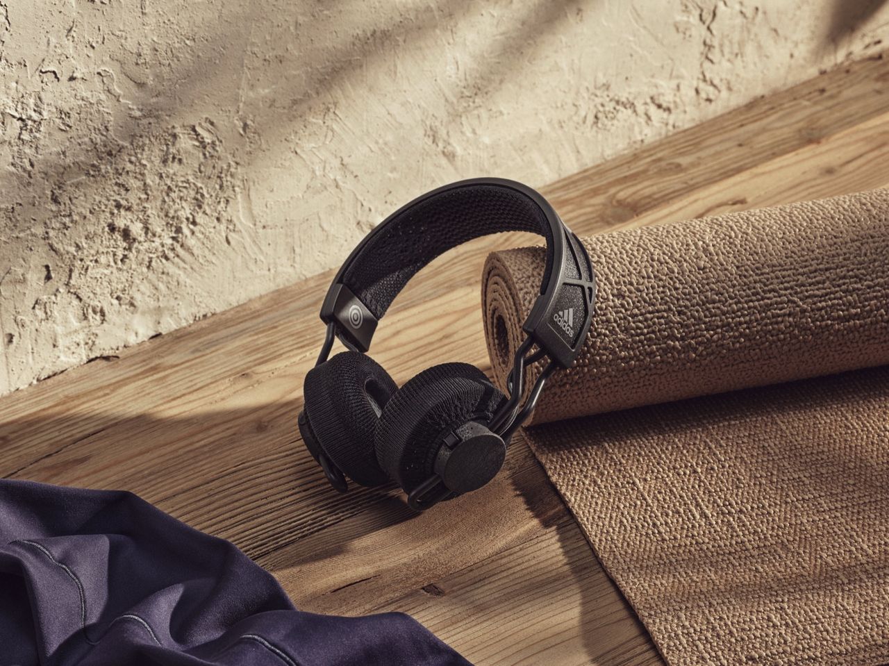 Adidas släpper hörlur som laddas av solen