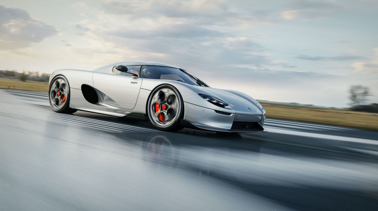 Koenigsegg rullar ut CC850