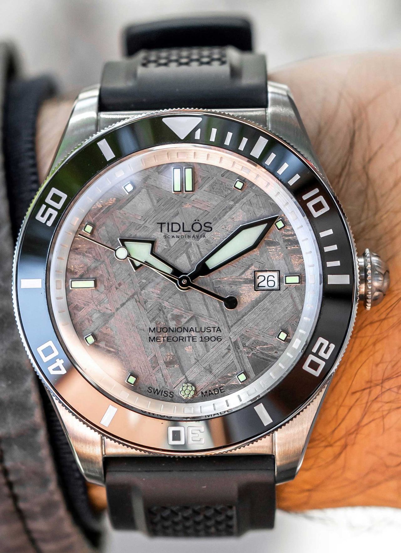 Klocka med urtavla av Norrländsk meteorit