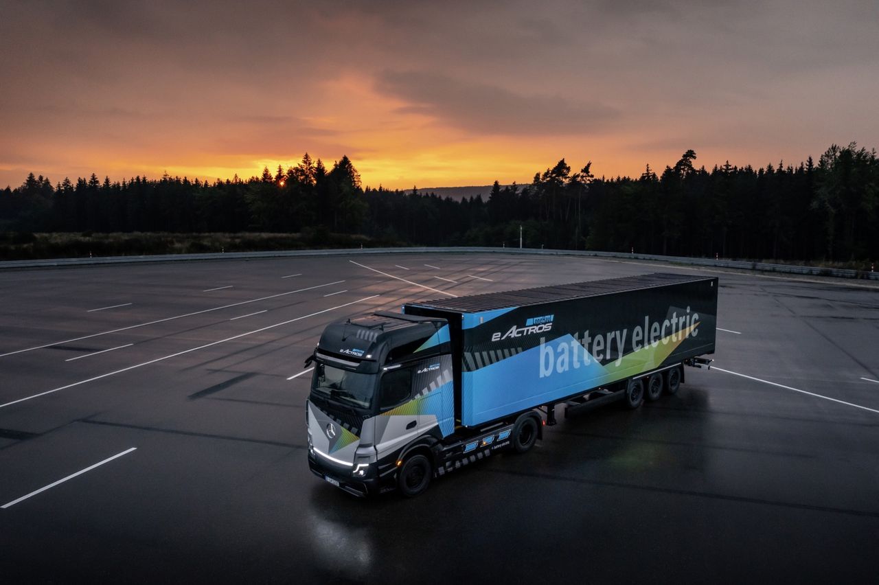 Mercedes eActros LongHaul klarar 50 mil på en laddning