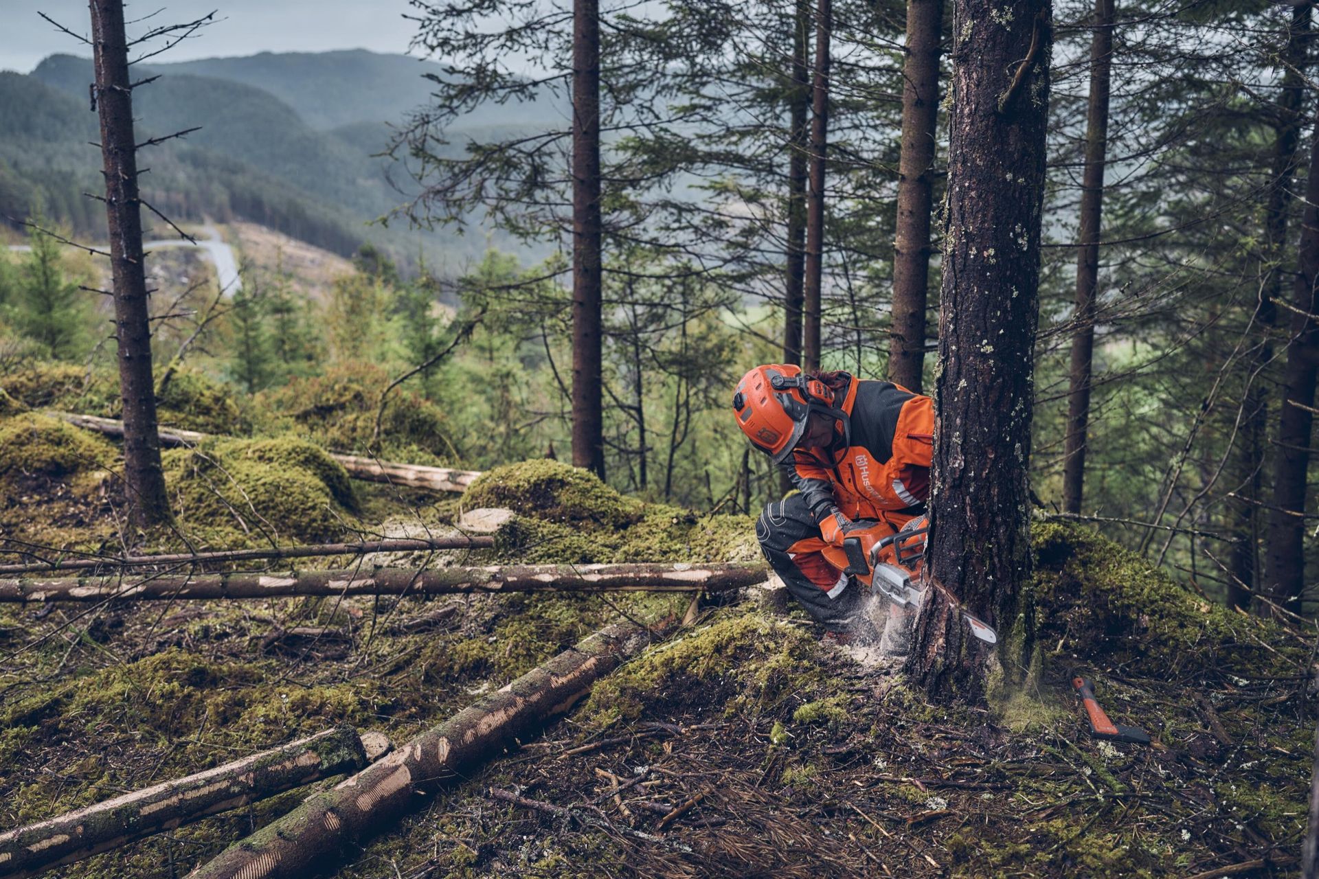 Batteridrivna motorsågar med uppvärmda handtag