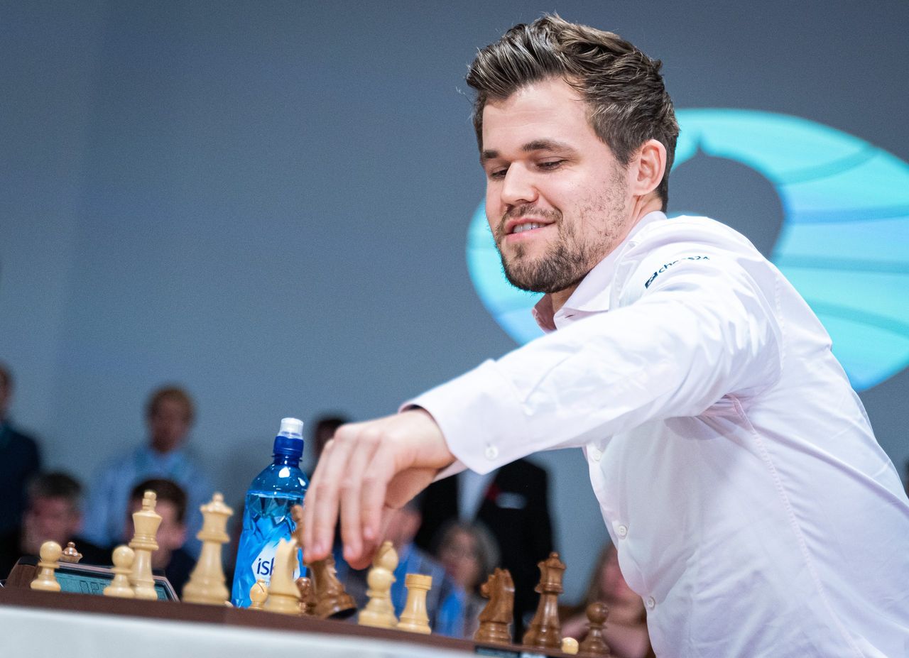 Magnus Carlsen kommenterar det stora schackbråket