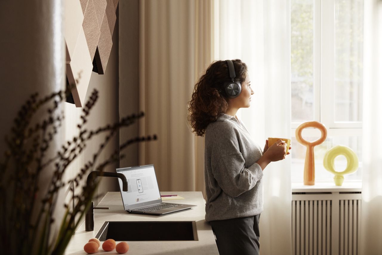 Bang & Olufsen släpper lurar för hybridjobbaren
