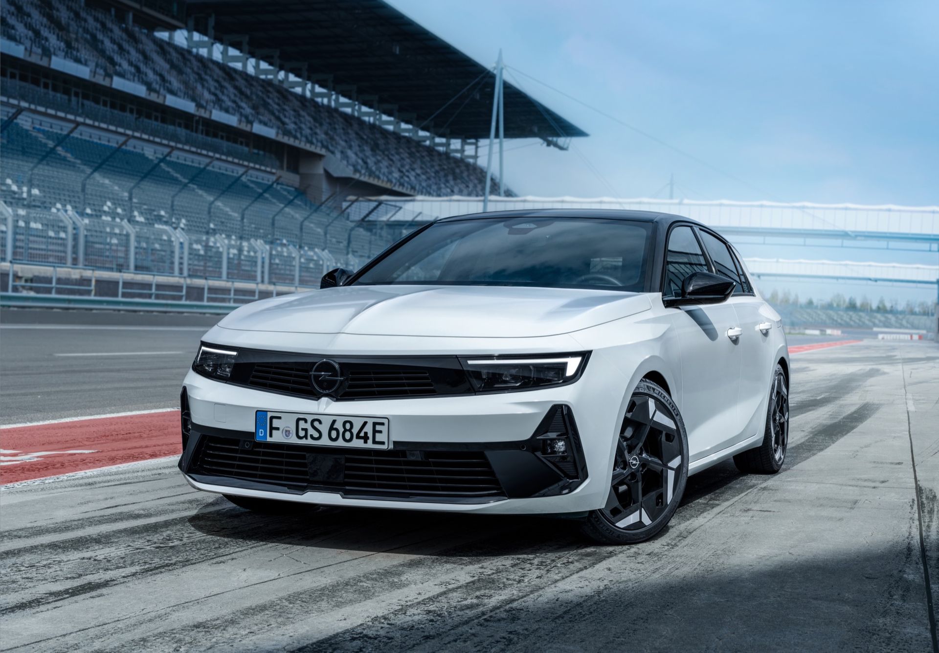 Första nya Opel GSe blev Astra