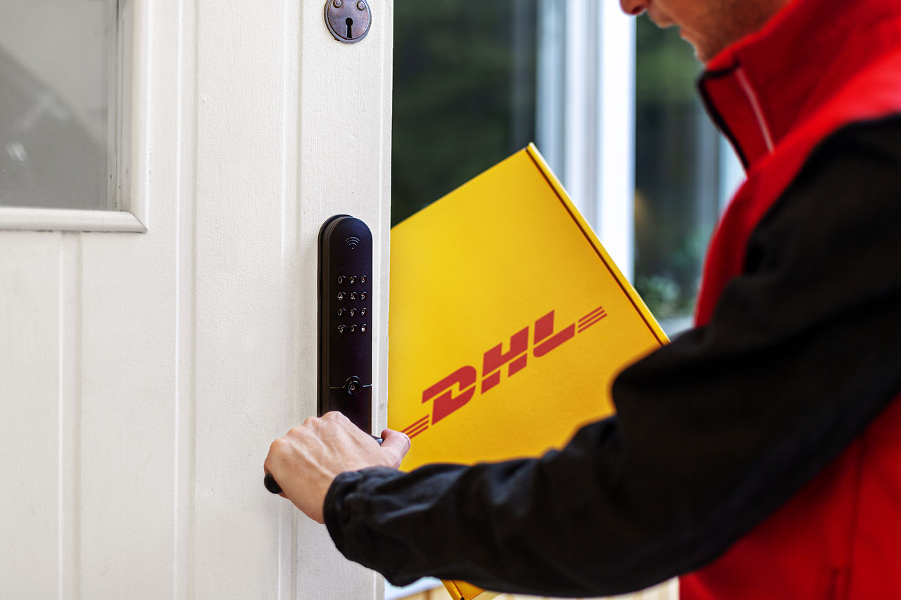 Få leverans innanför dörren med Yale och DHL