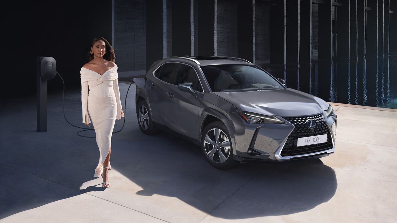Lexus släpper uppgraderad UX 300e