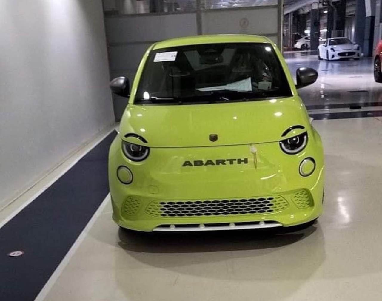 Eldrivna Abarth 595e läcker ut
