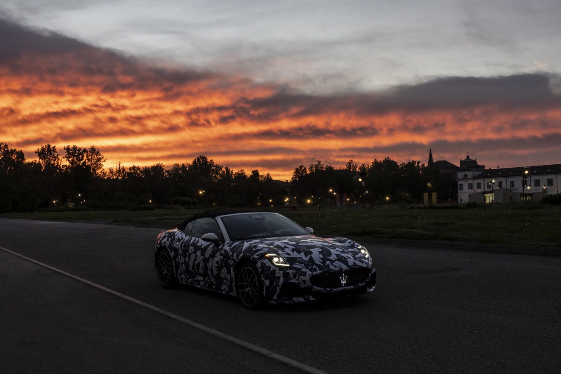 Första bilderna på nya Maserati GranCabrio
