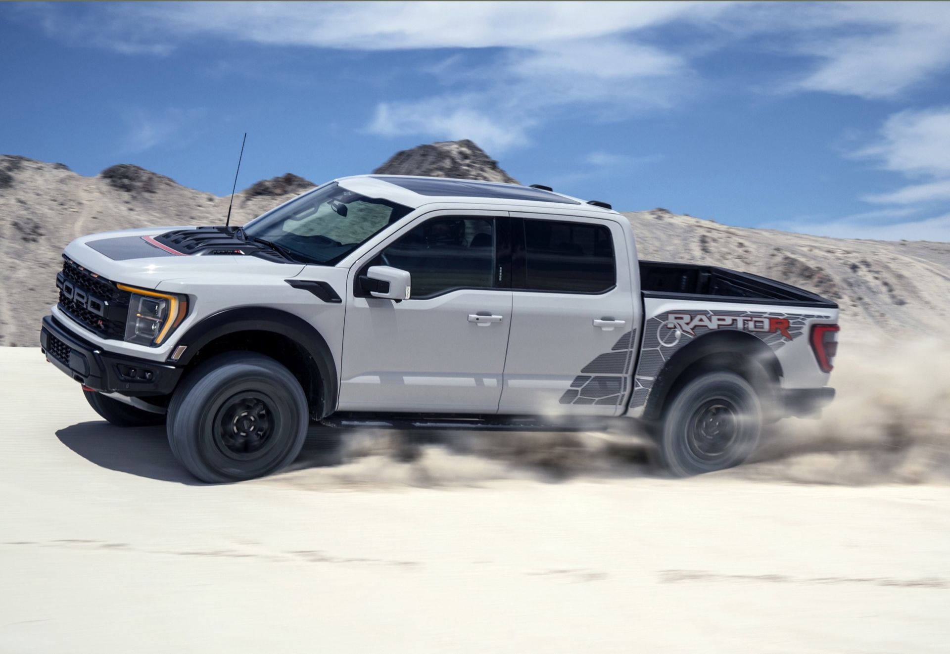 Ford F-150 Raptor R drar 1,9 liter milen
