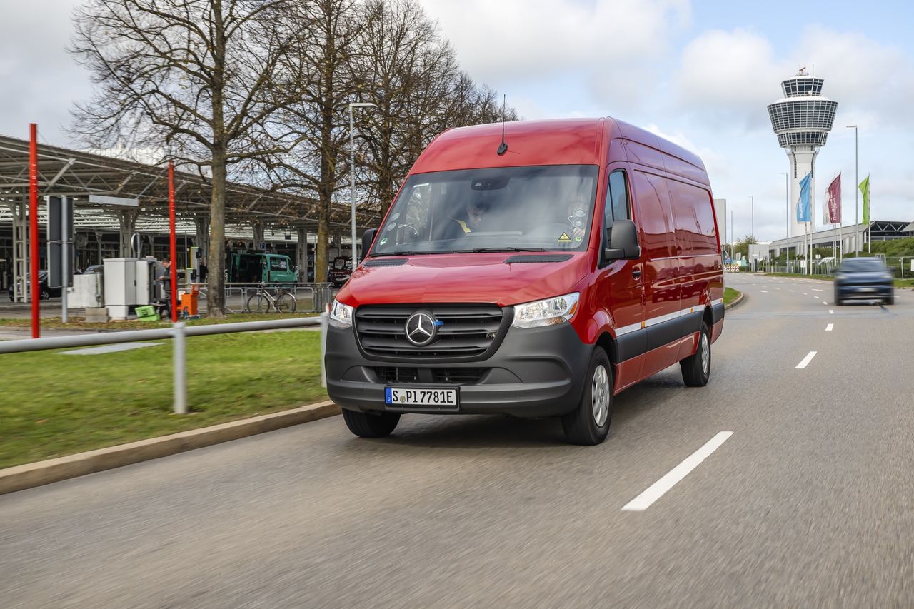 Nya Mercedes eSprinter ska ta sig 47,5 mil på en laddning