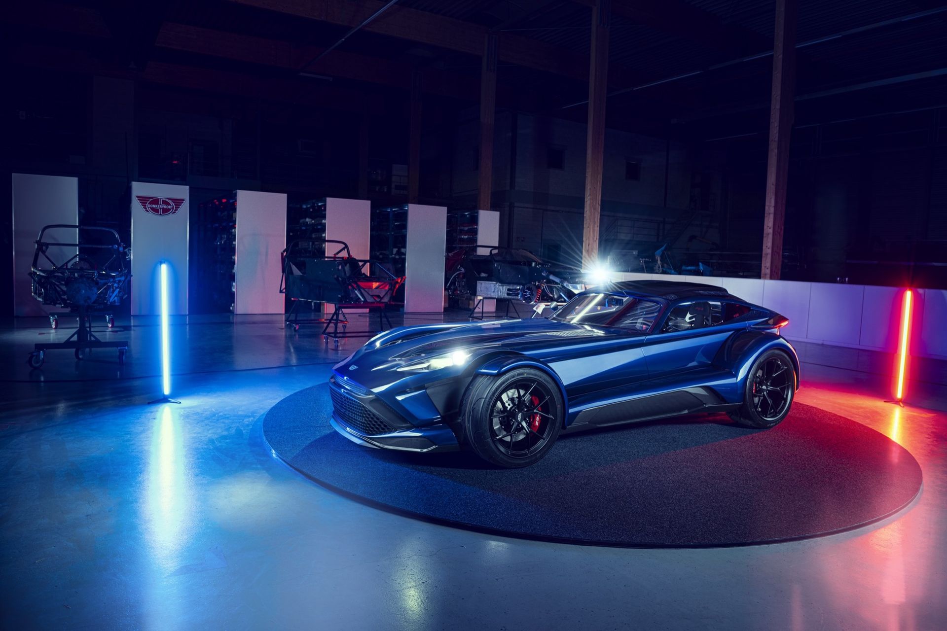 Donkervoort rullar ut modellen F22