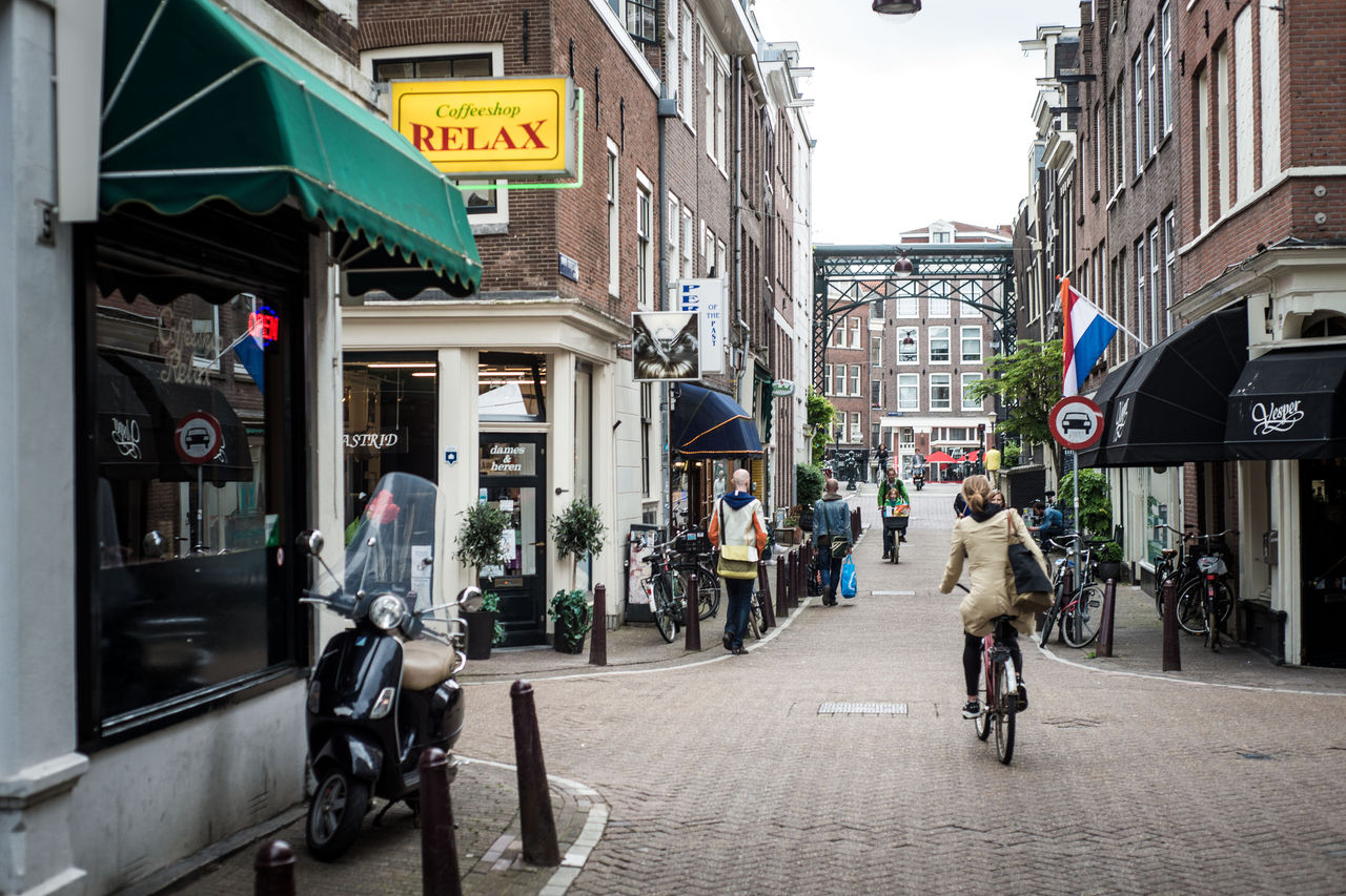 Nederländerna vill minska ensamhet med pratkassor