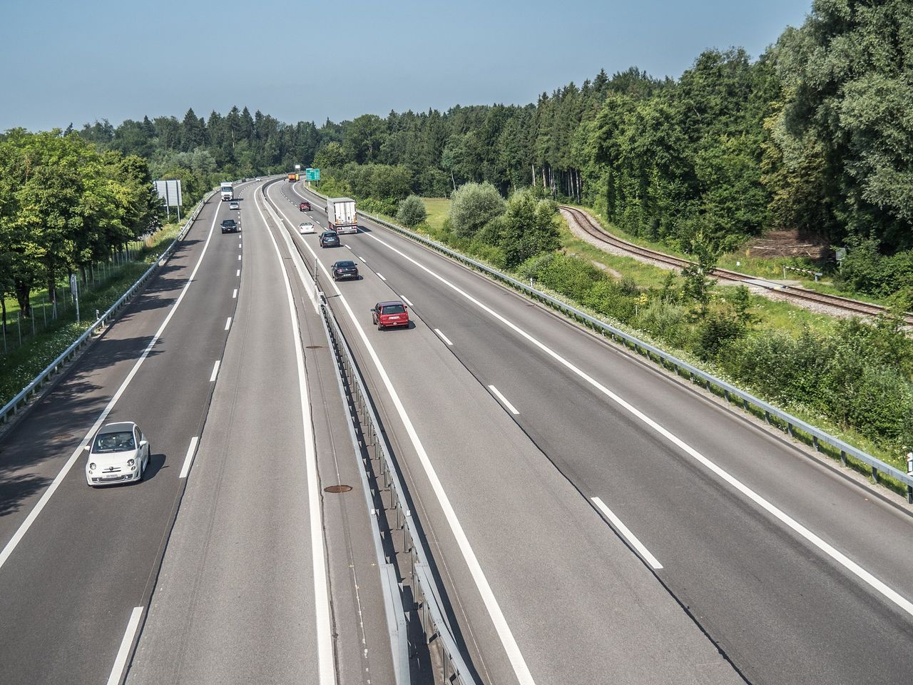 Elbilar gör hastighetsbegränsning på Autobahn onödig