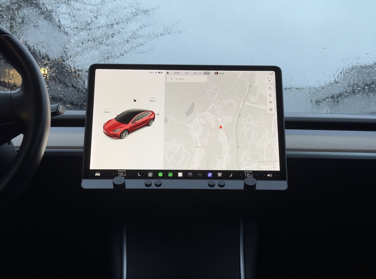 Fysiska knappar till din Tesla Model 3