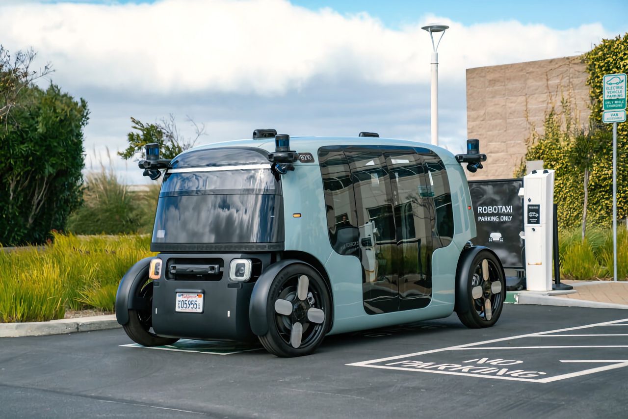 Nu har Zoox robottaxi börjat rulla på allmänna vägar